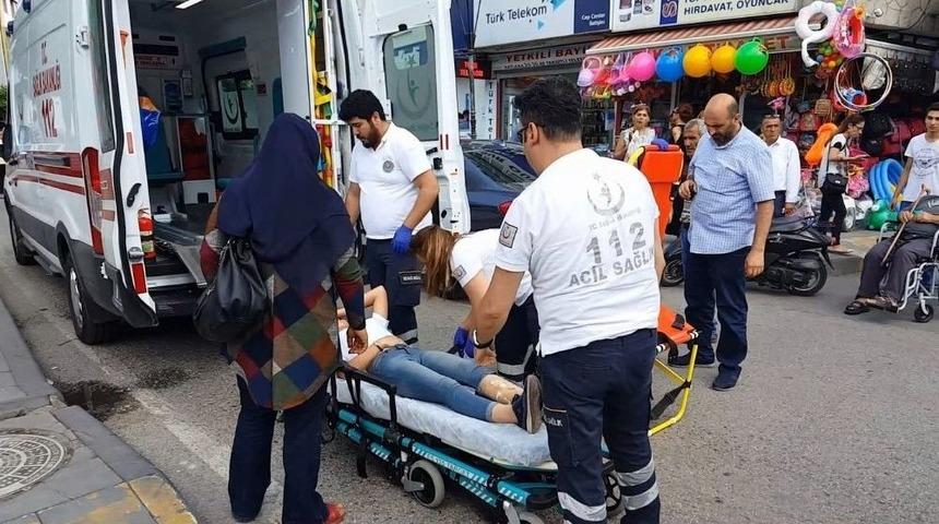 Yolda Y&uuml;r&uuml;rken Ayağına Bı&ccedil;ak Saplandı