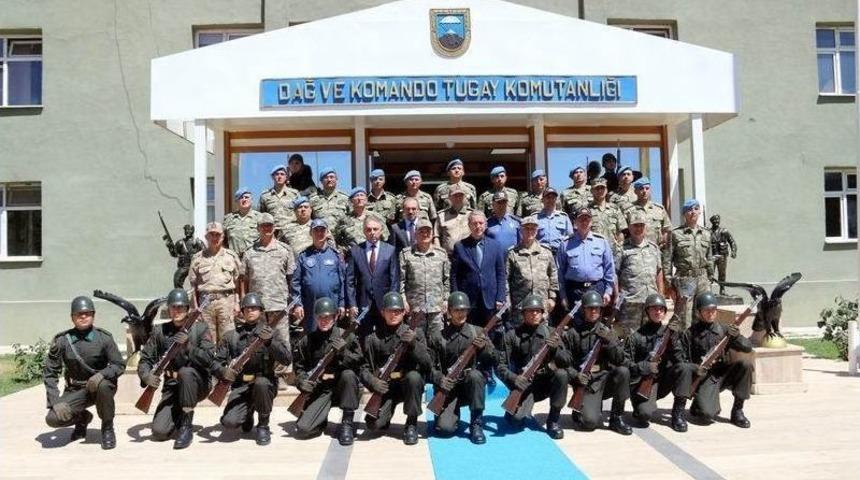 Milli Savunma Bakanı Akar&rsquo;ın Hakkari Ziyareti