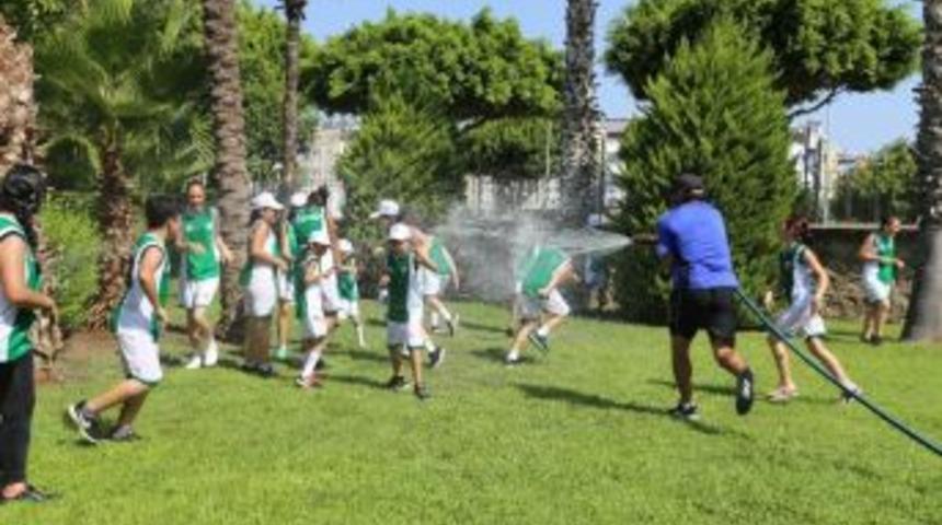 Kepez&rsquo;de &Ccedil;ocuklar Eğlenerek Tenis &Ouml;ğreniyor