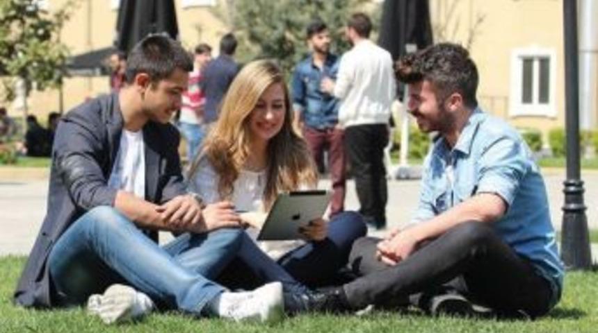 Özel Üniversite Öğrencileri Dolar Kurunun Sabitlenmesini İstiyor