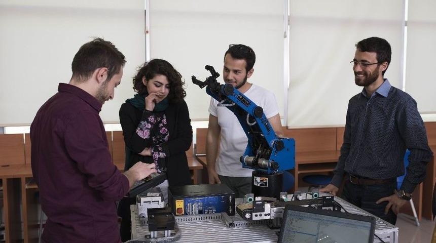 Geleceğin Bilim İnsanları Kto Karatay&rsquo;da Yetişiyor