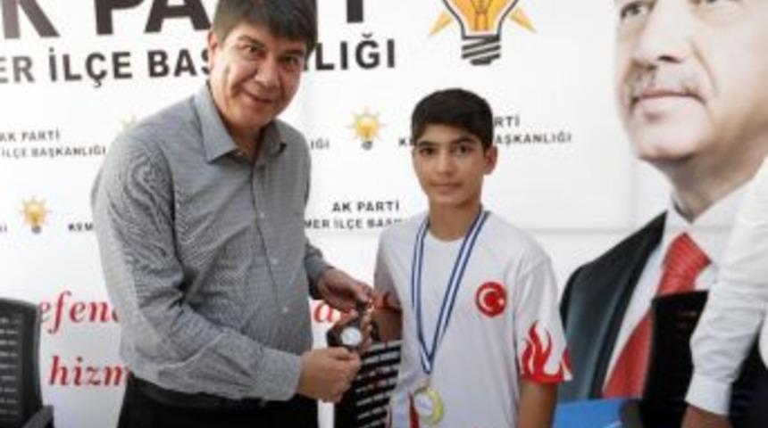 T&uuml;rel&rsquo;den Başarılı Sporcuya Hediye