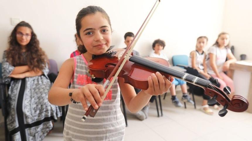 Van’da Ücretsiz Enstrüman Kurslarına Yoğun İlgi
