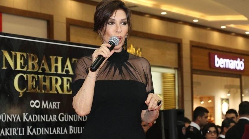 Nebahat &Ccedil;ehre Diyarbakırlılarla Buluştu