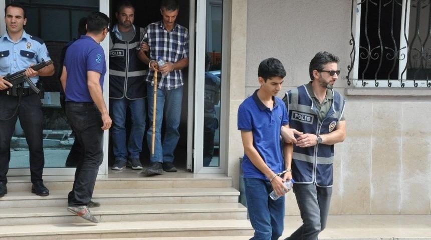 Cinayet Zanlısı Baba Ve Oğlu Yakalandı