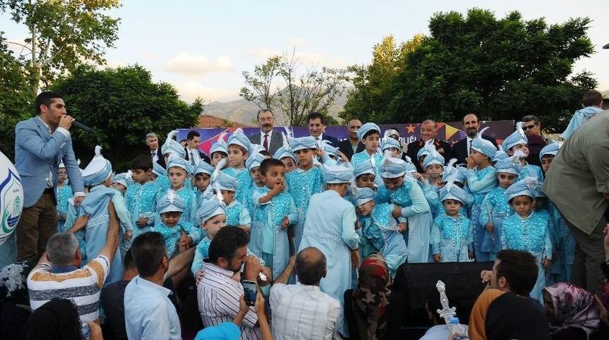 Şehit Polisin Anısına 100 &Ccedil;ocuk S&uuml;nnet Ettirildi