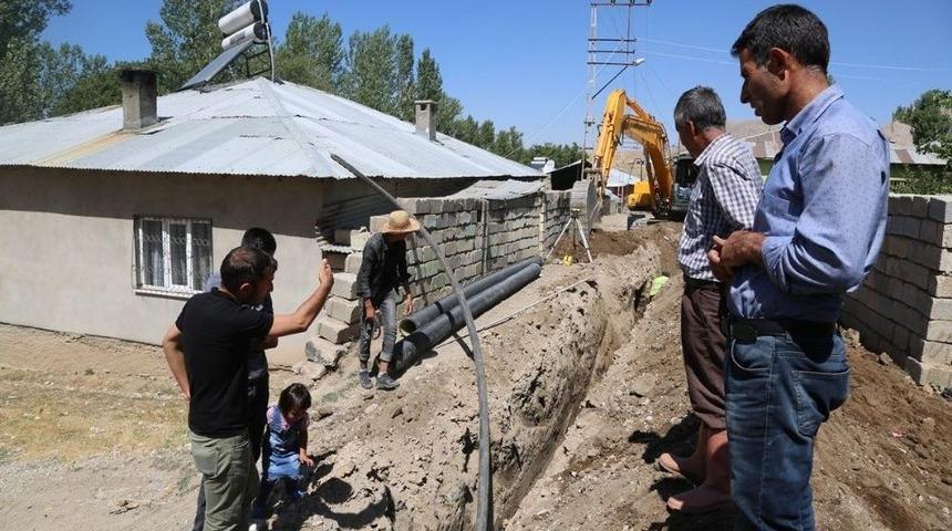 Vaski&rsquo;den 4 Mahalleye Kanalizasyon Hattı