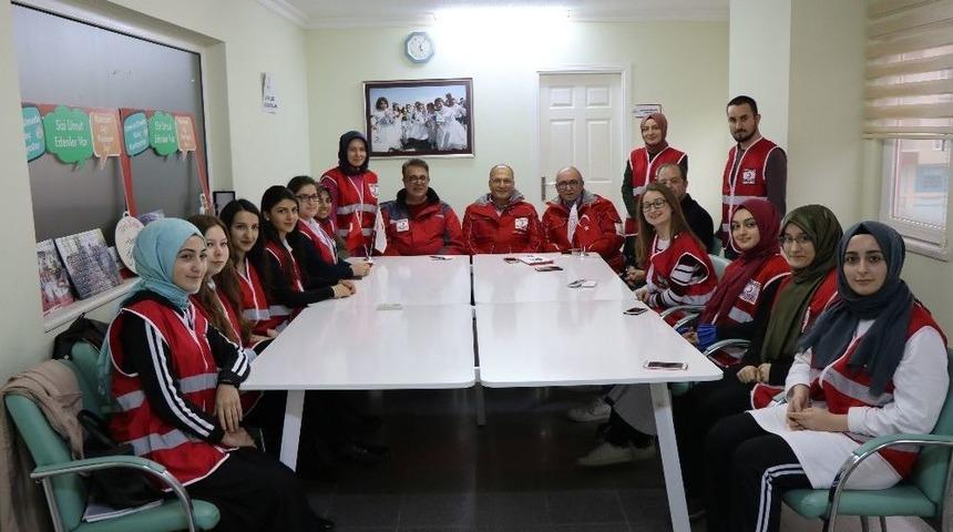 T&uuml;rk Kızılayı Kadınları Unutmadı