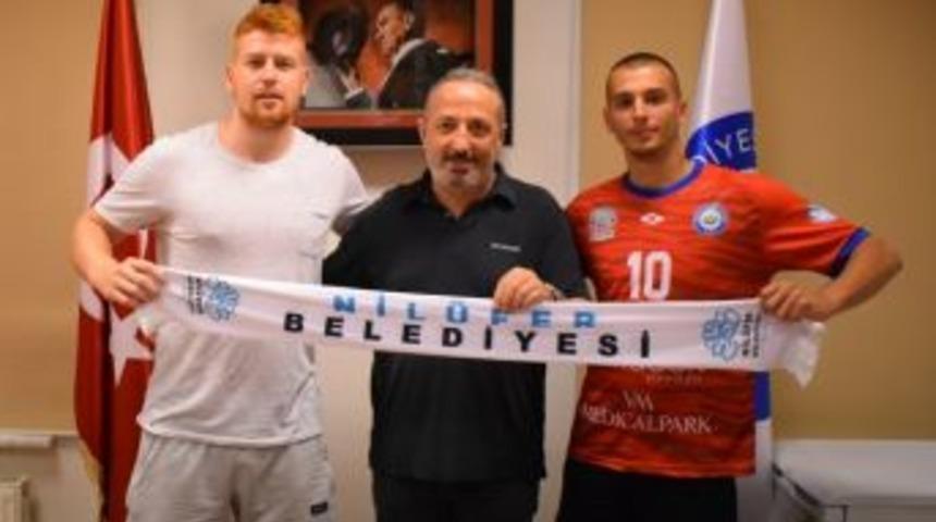 Nil&uuml;fer Belediyespor Hentbolda Sol Kanada G&uuml;&ccedil; Kattı