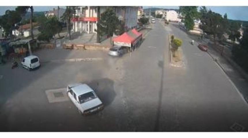 Otomobil Karpuz Tezgahına Daldı