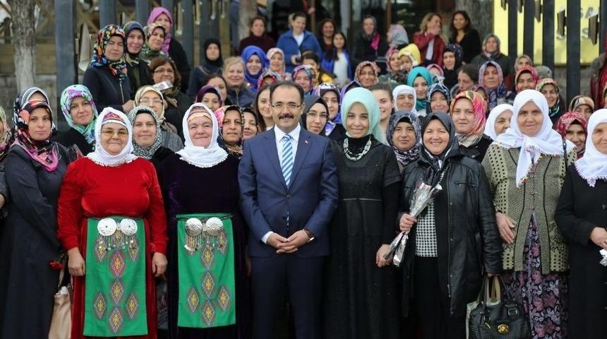 Uşak Belediyesi&rsquo;nden Kadınlar G&uuml;n&uuml; Programı