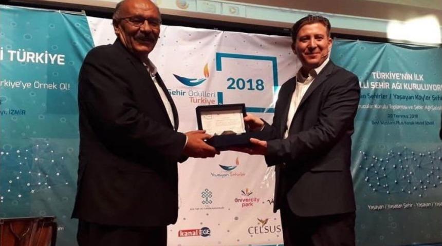 Harmancık&rsquo;a Yılın Kalkınma Projesi &Ouml;d&uuml;l&uuml;