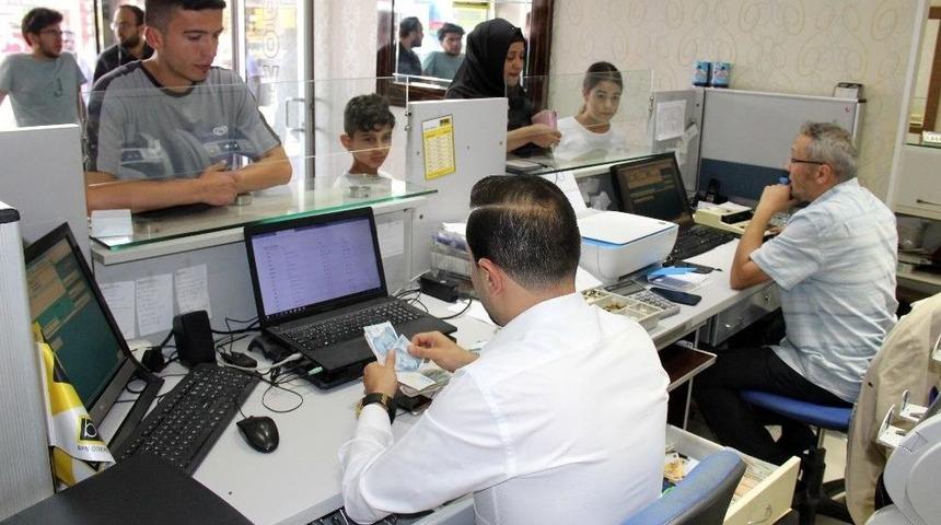 Yozgatlılar D&ouml;viz B&uuml;rolarına Akın Etti