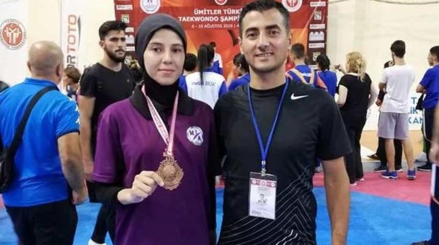 D&uuml;zceli Taekwondocular 2 Madalya İle D&ouml;nd&uuml;ler