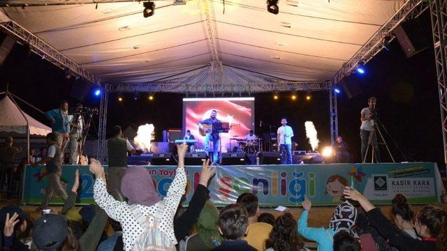 Zorkun Yaylası Çocuk Şenlikleri Hakan Sekin Konseri İle Coştu