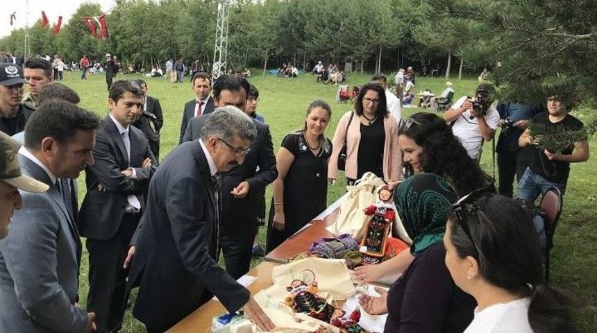 Damal Bebeği Yarışmasında Dereceye Girenlere Ödülleri Verildi