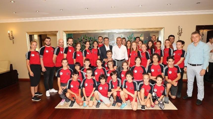 Buzun Başarılı Sporcuları Başkan K&ouml;şker&rsquo;in Konuğu