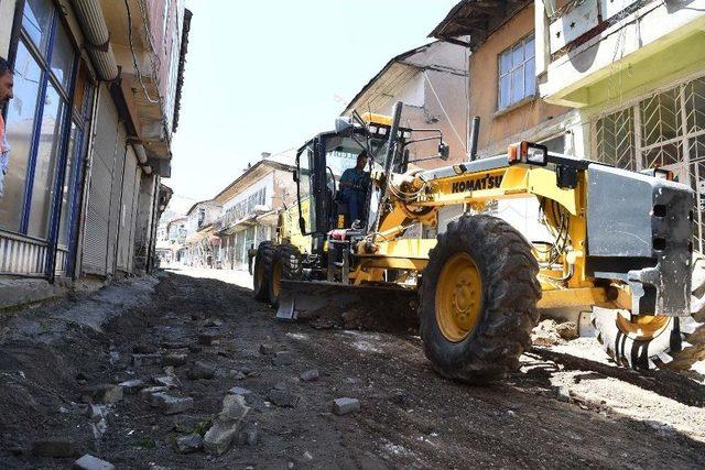 Bitlis Caddesi’nde Asfalt Hazırlığı