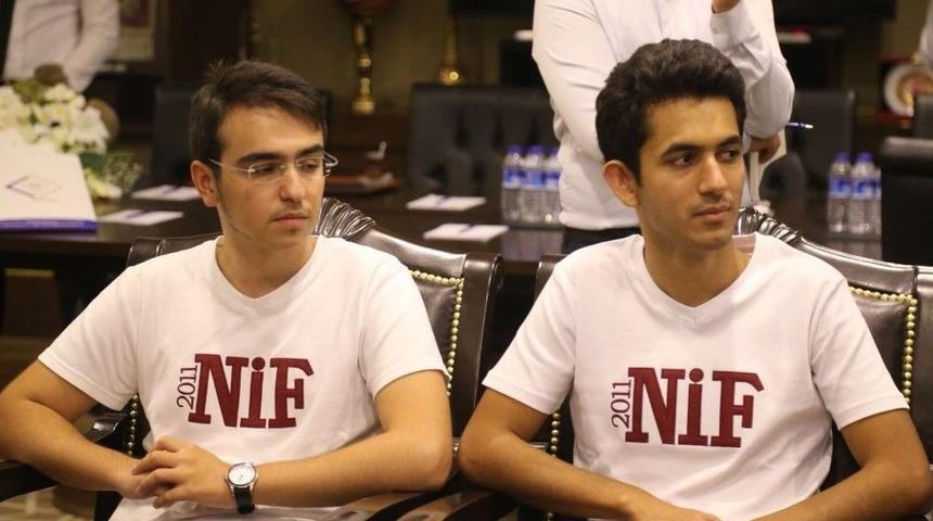 Başarılı &Ouml;ğrencilere &Ouml;d&uuml;l