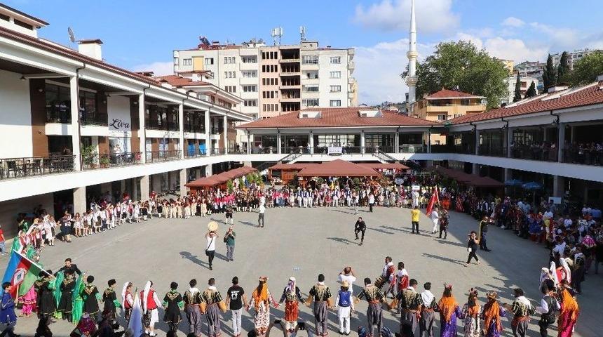 Uluslararası Akçaabat Müzik Ve Halkoyunları Festivali Başladı