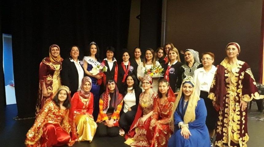 Ak Parti Marmaris Kadın Kollarından Kadınlar G&uuml;n&uuml; Etkinliği