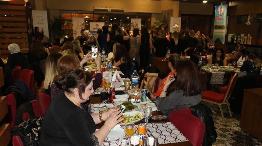 Diyarbakır&rsquo;da Kadınlar G&uuml;n&uuml;&rsquo;ne &Ouml;zel Gece