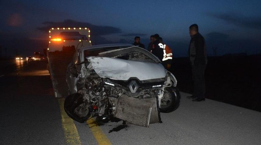 Tatvan&rsquo;da Trafik Kazası: 2 Yaralı