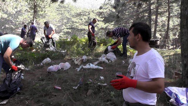 Motosiklet tutkunlarından Kazdağları'nda temizlik