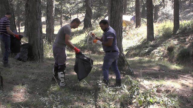 Motosiklet tutkunlarından Kazdağları'nda temizlik