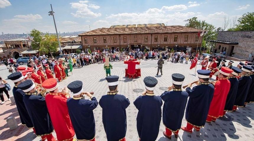 Ankara Kalesi&rsquo;nde Turistlere Mehterli Karşılama