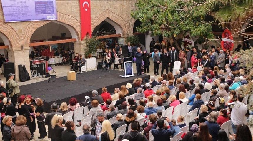 Kuşadası&rsquo;nda D&uuml;nya Kadınlar G&uuml;n&uuml; Kutlamaları