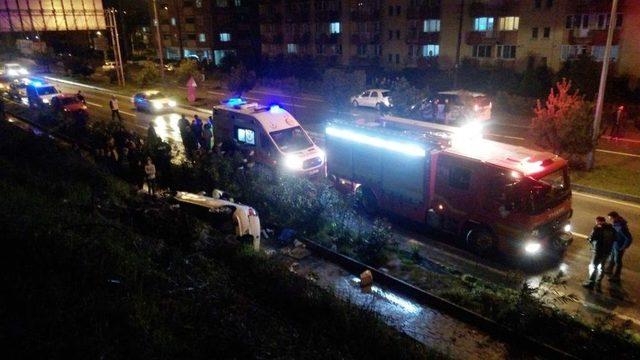 Otomobil 20 Metrelik İstinat Duvarından Düştü: 1 Ölü, 3 Yaralı