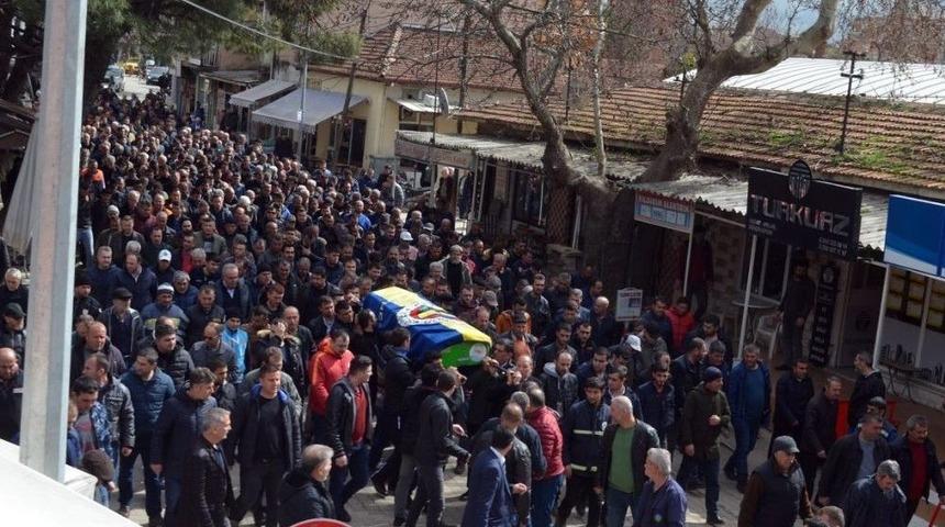 Son Yolculuğuna Tuttuğu Takımın Bayrağıyla Uğurlandı