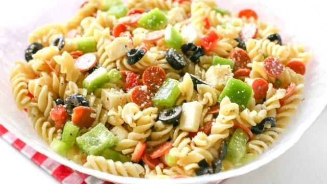 Pizza Malzemeli Makarna Salatası