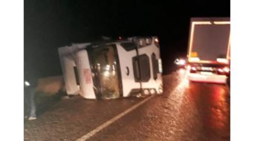 Yan Yatan Tırdan Yara Almadan Kurtuldu