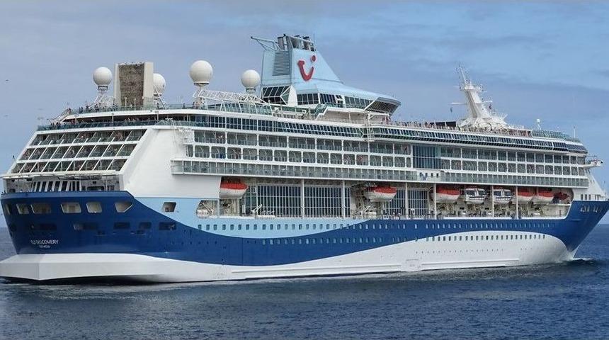 Kuşadası’nda Gemiyle 3 Bin Turist Geldi