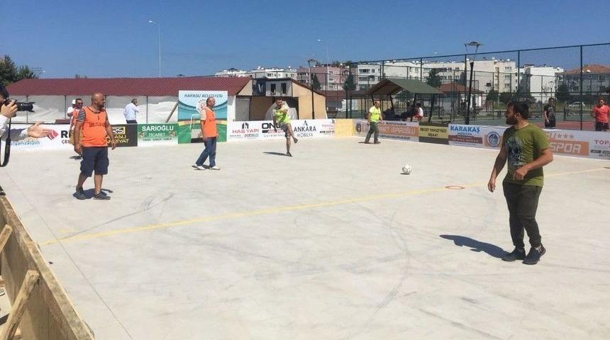 Başkanların Futbol Maçı Renkli Görüntülere Sahne Oldu