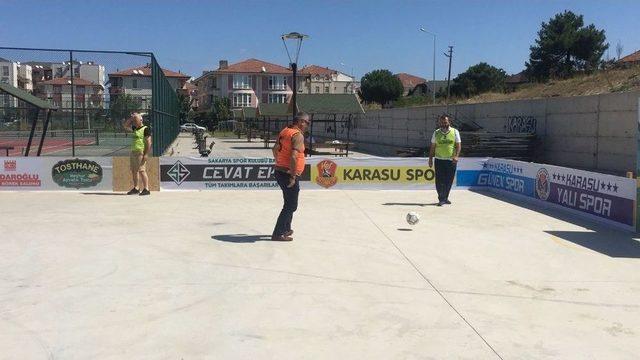 Başkanların Futbol Maçı Renkli Görüntülere Sahne Oldu