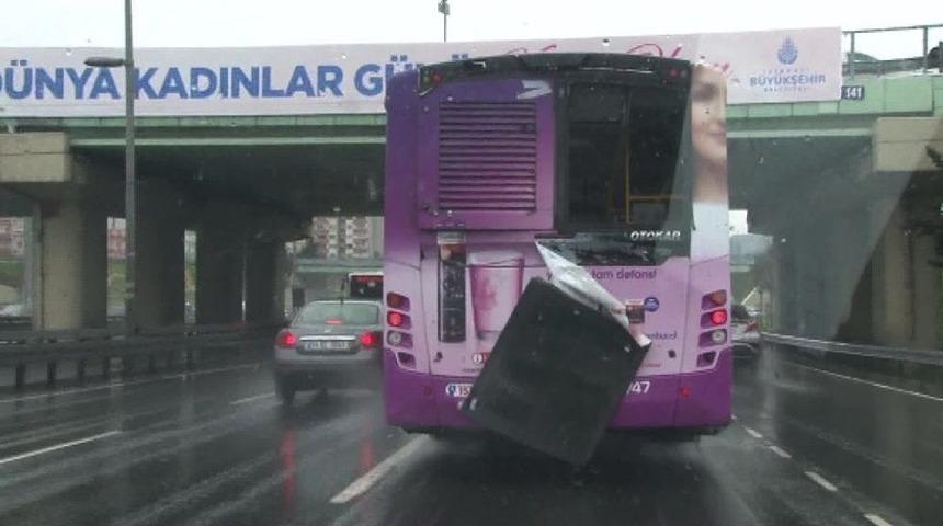 (&ouml;zel Haber) E-5 Otoyolunda Faciadan D&ouml;n&uuml;len Anlar Kamerada