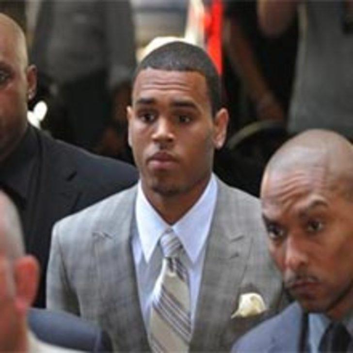 Chris Brown Ne Ceza Aldı?