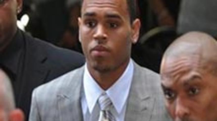 Chris Brown Ne Ceza Aldı?