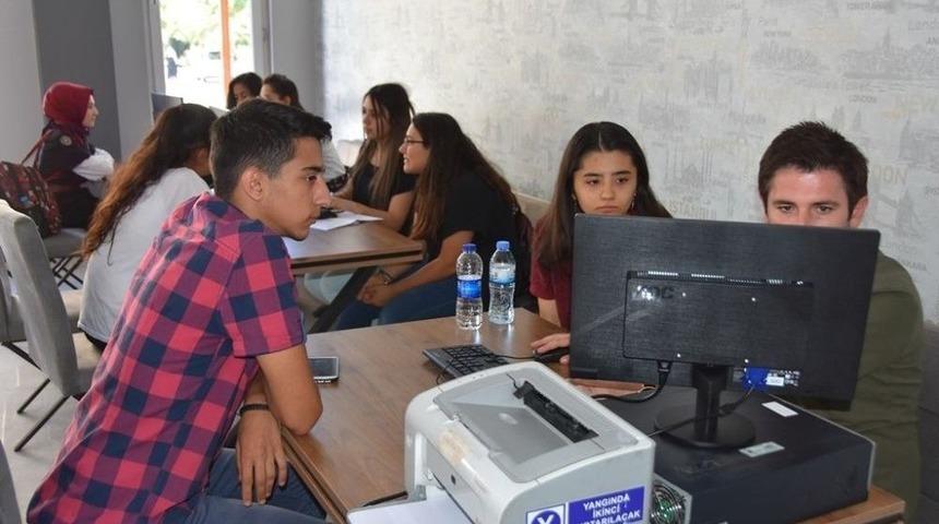 Kocasinan&rsquo;ın Tercih Merkezine &Ouml;ğrencilerden Tam Not