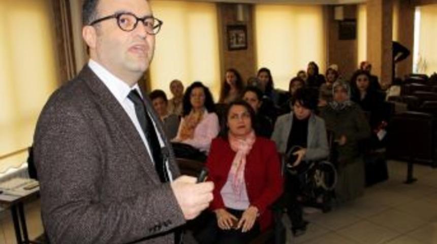 Eczacılara Hassas Bağırsak Sendromu Anlatıldı