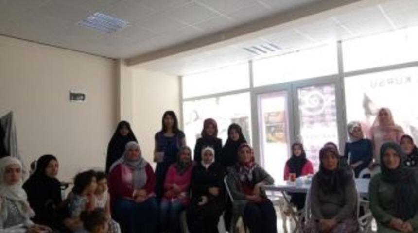 Kartepe&rsquo;deki Suriyeli Kadınlara Meslek Kursu
