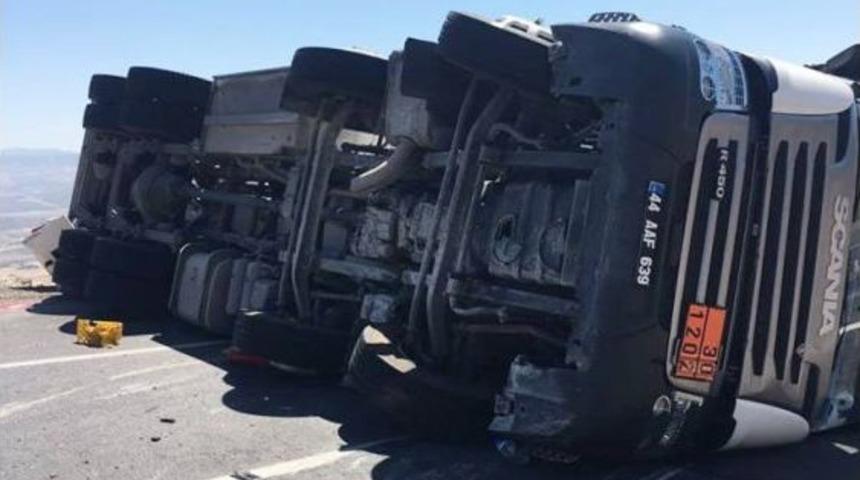 Nurdağı&rsquo;nda Mazot Y&uuml;kl&uuml; Tanker Yan Yattı