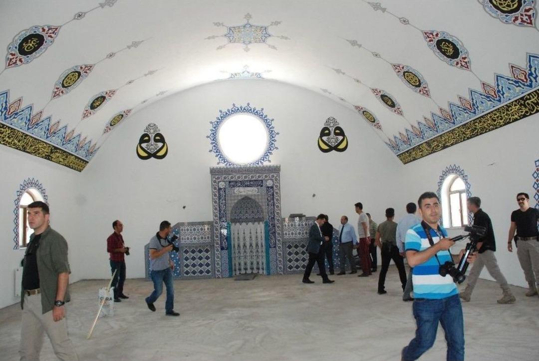 Ustaoğlu: &ldquo;paralar, Bu Millete Hizmet Olarak D&ouml;n&uuml;yor&rdquo;