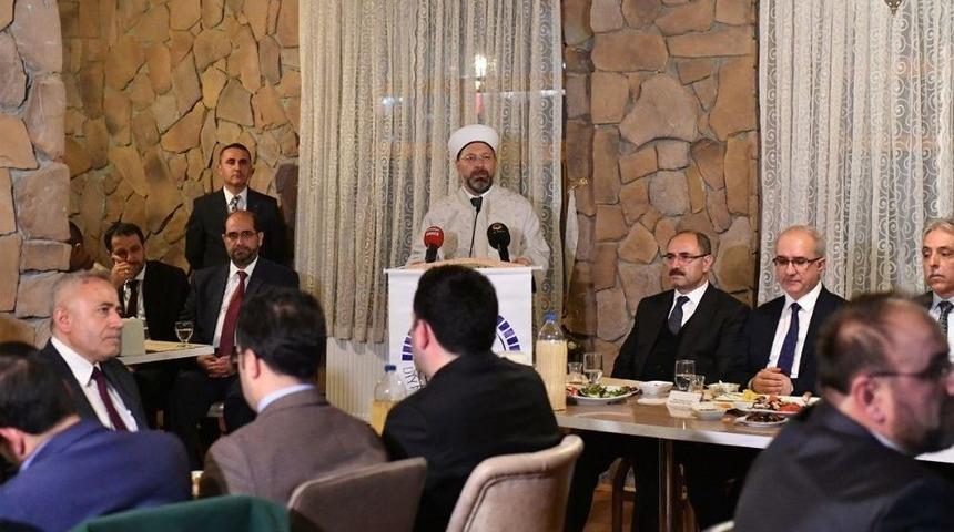 Diyanet İşleri Başkanı Erbaş: "ihtilaflı Konuları Ekranlara Taşıyan Hocalar Ve Medya Vebal Altındadır"
