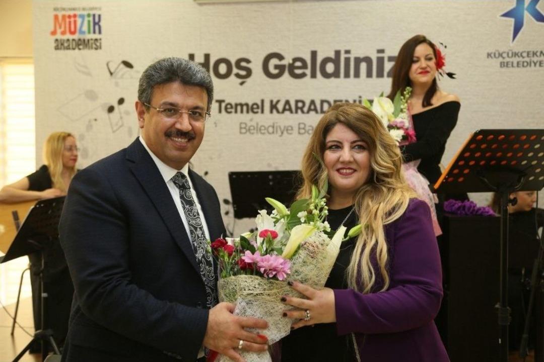 Kadınlar G&uuml;n&uuml; &lsquo;sanat&rsquo;la Ta&ccedil;landı
