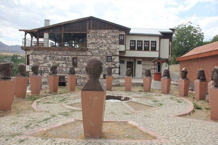 Tarihi Konaklara Ziyaretçi Akını G4