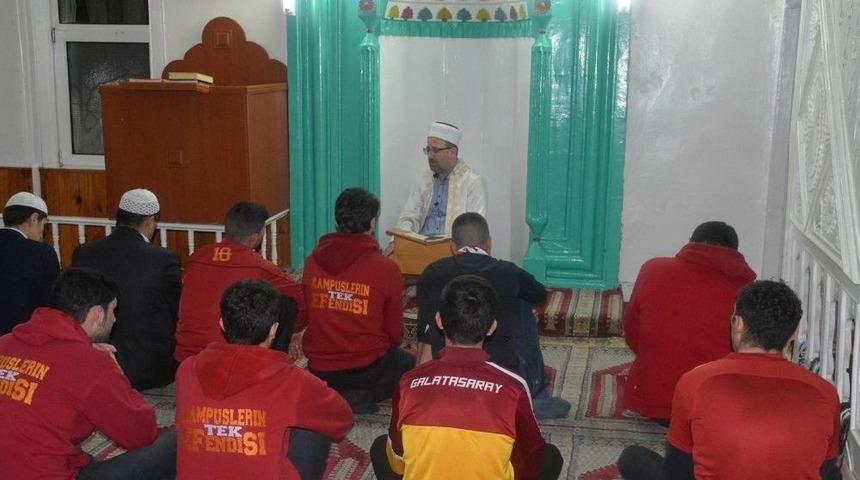 Ultraslan Şehitler İ&ccedil;in Mevlit Okuttu